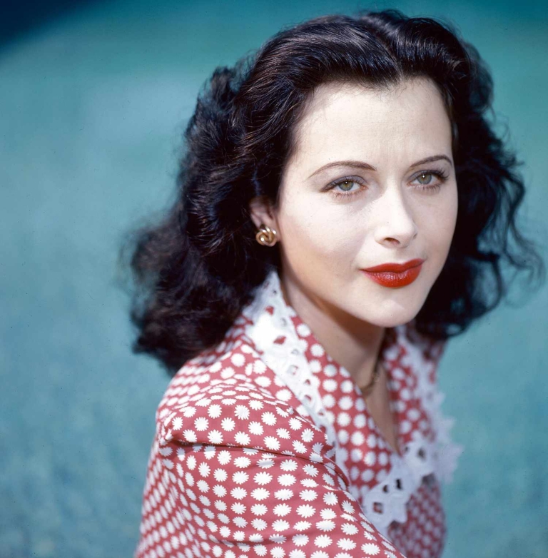 Hedy Lamarr: The Hollywood Star Who Invented the Internet!